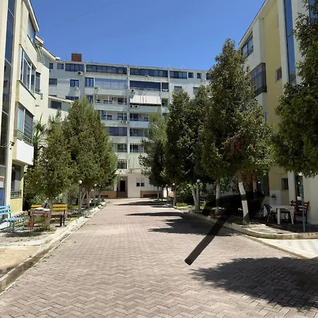 Cozy Golem (Tirana)